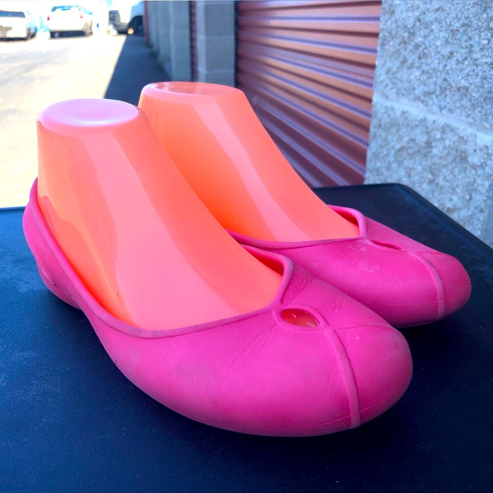 Crocs Isabella Flat Women Pink Slip On Shoes Size W7